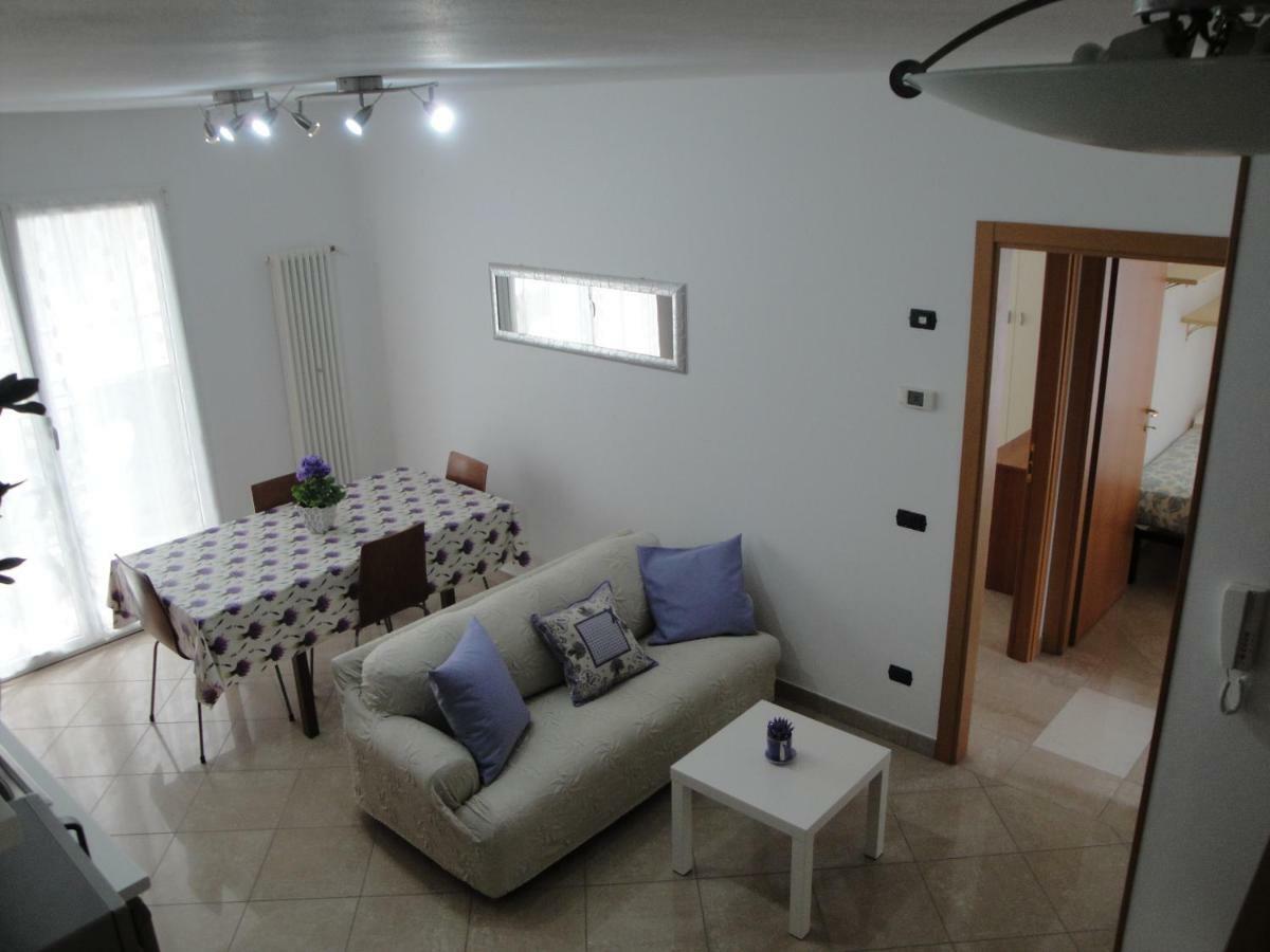 Aloe Beach Apartments, Ombrellone, Parcheggio E Uso Di Biciclette Gratis Rimini Zewnętrze zdjęcie